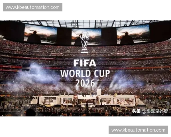 世界杯激情与啤酒畅饮交织共同庆祝全球足球盛宴的狂欢时刻